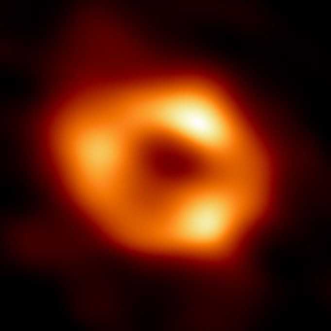 News-Image 41 of: Astronomers reveal first image of the black hole at the heart of the Milky Way